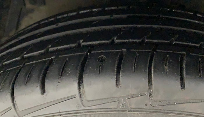 2017 Maruti Ciaz DELTA 1.4 AT PETROL, Petrol, Automatic, 49,784 km, Left Front Tyre Tread