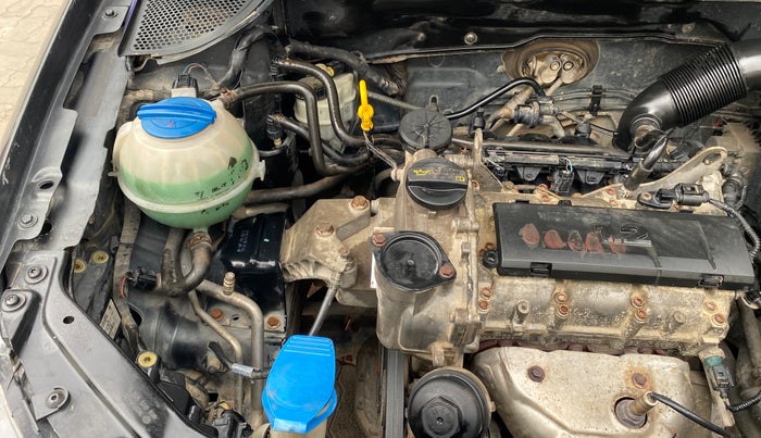 2015 Volkswagen Polo HIGHLINE1.2L, Petrol, Manual, 76,881 km, Engine View - Right