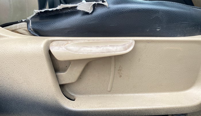 2015 Volkswagen Polo HIGHLINE1.2L, Petrol, Manual, 76,881 km, Driver Side Adjustment Panel