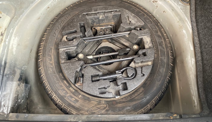 2015 Volkswagen Polo HIGHLINE1.2L, Petrol, Manual, 76,881 km, Spare Tyre