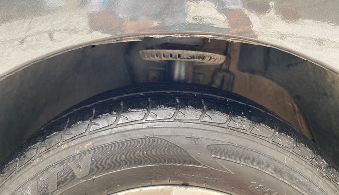 2015 Volkswagen Polo HIGHLINE1.2L, Petrol, Manual, 76,881 km, Left Front Tyre Tread