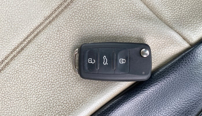 2015 Volkswagen Polo HIGHLINE1.2L, Petrol, Manual, 76,881 km, Key Close Up