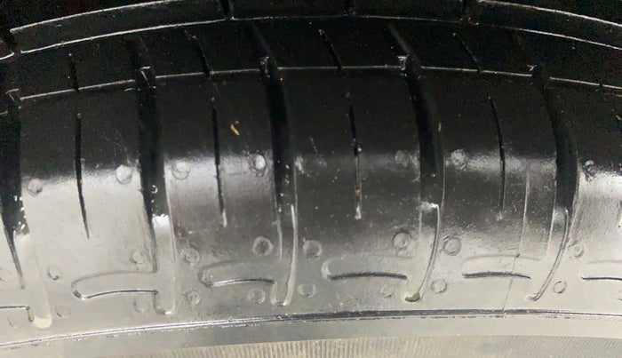 2020 Hyundai GRAND I10 NIOS SPORTZ AMT 1.2 KAPPA VTVT, Petrol, Automatic, 38,213 km, Left Front Tyre Tread