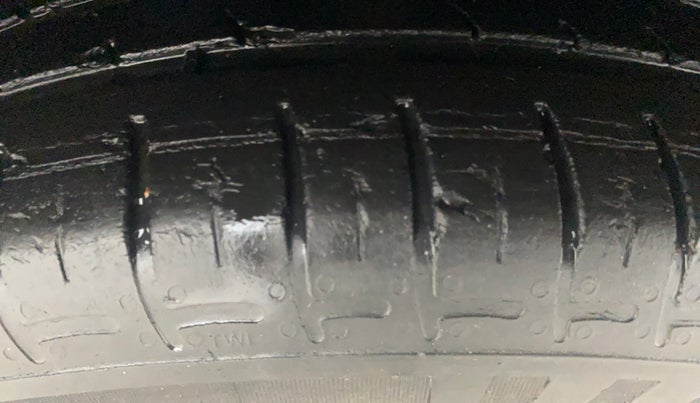 2020 Hyundai GRAND I10 NIOS SPORTZ AMT 1.2 KAPPA VTVT, Petrol, Automatic, 38,213 km, Right Front Tyre Tread