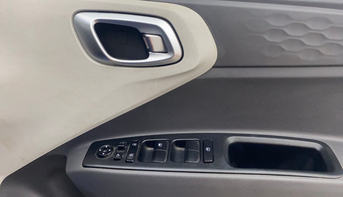 2020 Hyundai GRAND I10 NIOS SPORTZ AMT 1.2 KAPPA VTVT, Petrol, Automatic, 38,213 km, Driver Side Door Panels Control