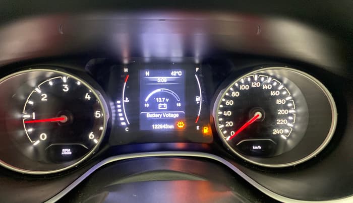 2017 Jeep Compass LONGITUDE (O) 2.0 DIESEL, Diesel, Manual, 1,22,919 km, Odometer Image