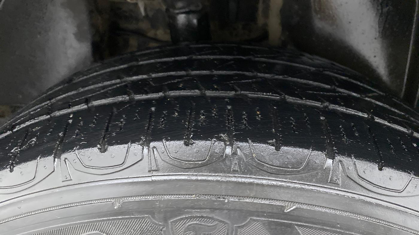 2017 Jeep Compass LIMITED 1.4 PETROL AT, Petrol, Automatic, 75,511 km, Right Rear Tyre Tread