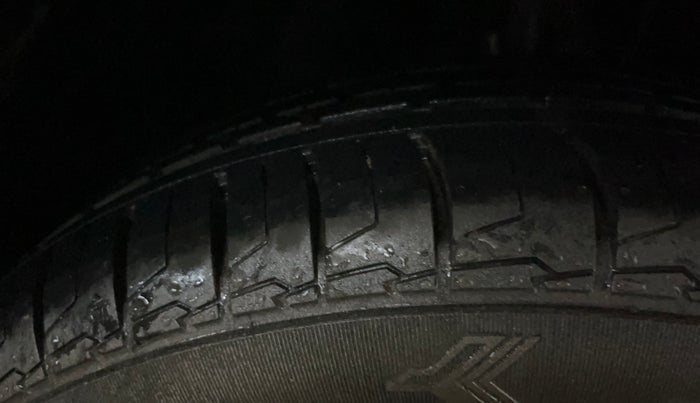 2020 Maruti Baleno ALPHA PETROL 1.2, Petrol, Manual, 85,113 km, Right Front Tyre Tread