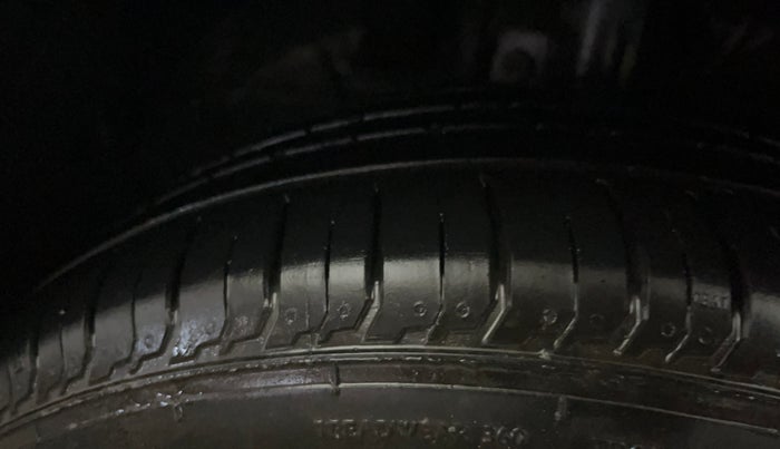 2020 Maruti Baleno ALPHA PETROL 1.2, Petrol, Manual, 85,113 km, Left Front Tyre Tread