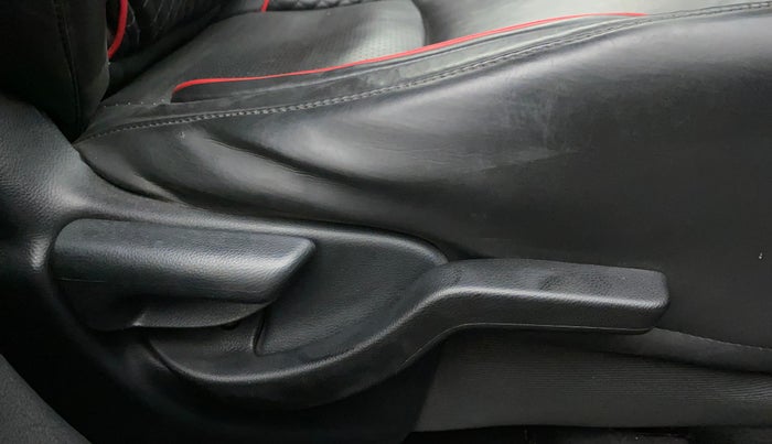 2019 Honda BR-V 1.5L I-VTEC S, Petrol, Manual, 37,067 km, Driver Side Adjustment Panel