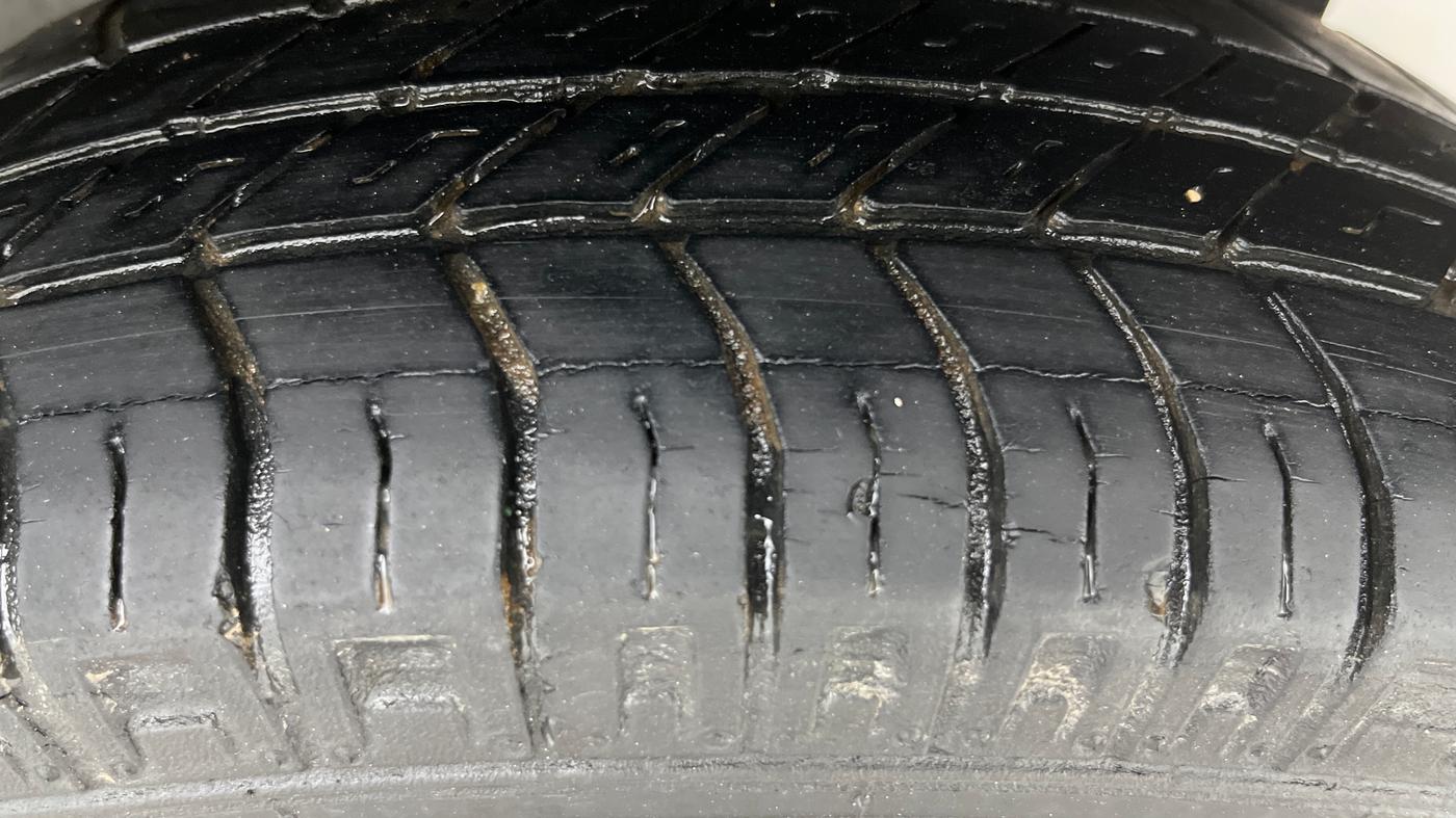 2018 Maruti Eeco 5 STR WITH A/C+HTR, Petrol, Manual, 20,806 km, Left Rear Tyre Tread