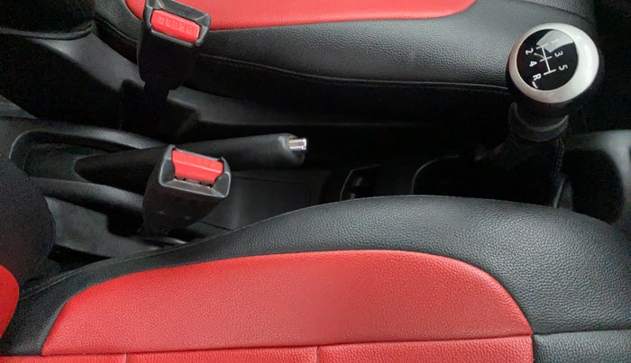 2014 Maruti Wagon R Stingray VXI, Petrol, Manual, 80,132 km, Gear Lever