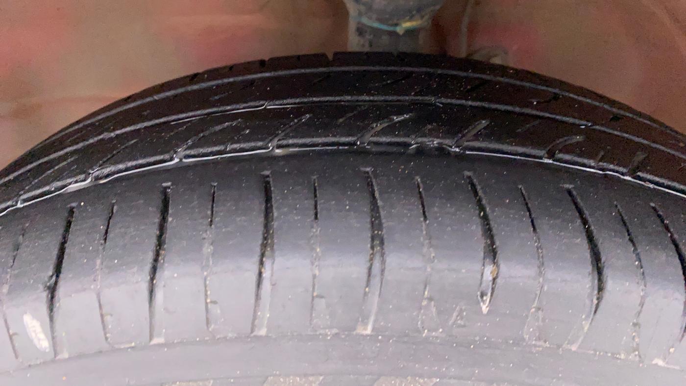 2014 Maruti Wagon R Stingray VXI, Petrol, Manual, 80,132 km, Left Front Tyre Tread