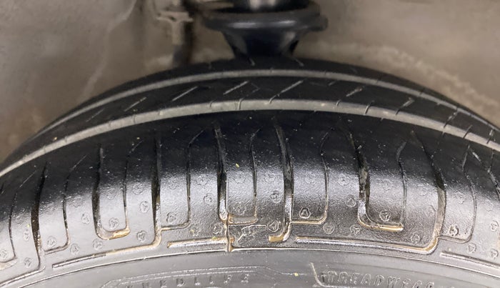 2016 Maruti Alto K10 VXI, Petrol, Manual, 79,353 km, Right Front Tyre Tread