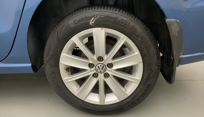 2016 Volkswagen Vento HIGHLINE 1.6 MPI, Petrol, Manual, 84,043 km, Left Rear Wheel