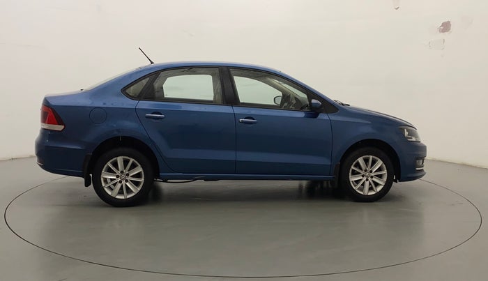 2016 Volkswagen Vento HIGHLINE 1.6 MPI, Petrol, Manual, 84,043 km, Right Side