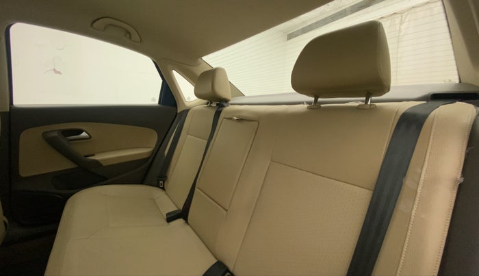 2016 Volkswagen Vento HIGHLINE 1.6 MPI, Petrol, Manual, 84,043 km, Right Side Rear Door Cabin
