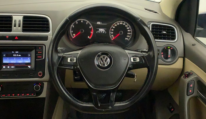 2016 Volkswagen Vento HIGHLINE 1.6 MPI, Petrol, Manual, 84,043 km, Steering Wheel Close Up