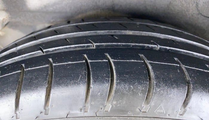 2014 Hyundai i10 MAGNA 1.1 IRDE2, Petrol, Manual, 62,800 km, Right Rear Tyre Tread