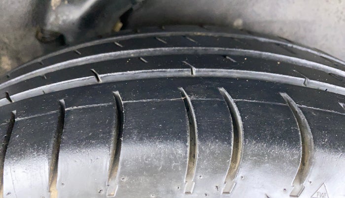 2014 Hyundai i10 MAGNA 1.1 IRDE2, Petrol, Manual, 62,800 km, Left Rear Tyre Tread