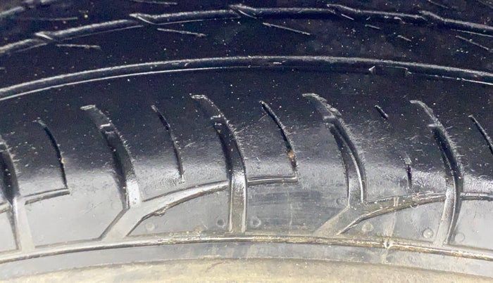 2016 Hyundai Elite i20 SPORTZ 1.2, Petrol, Manual, 69,634 km, Left Front Tyre Tread