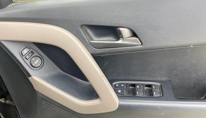 2015 Hyundai Creta SX PLUS AT 1.6 DIESEL, Diesel, Automatic, 1,28,098 km, Driver Side Door Panels Control