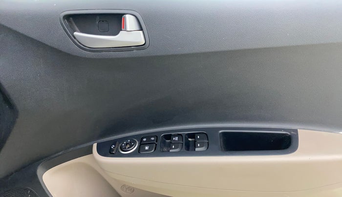 2018 Hyundai Grand i10 SPORTZ 1.2 KAPPA VTVT, Petrol, Manual, 52,398 km, Driver Side Door Panels Control