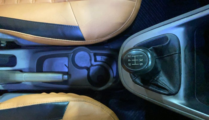 2013 Hyundai i10 SPORTZ 1.1, Petrol, Manual, 58,732 km, Gear Lever