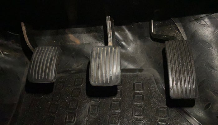 2013 Hyundai i10 SPORTZ 1.1, Petrol, Manual, 58,732 km, Pedals