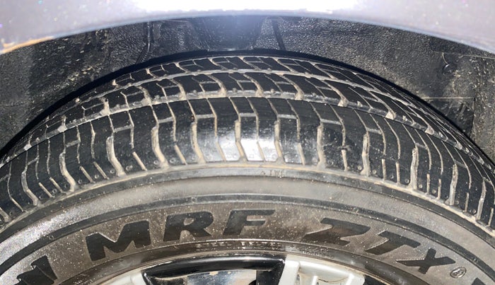 2013 Hyundai i10 SPORTZ 1.1, Petrol, Manual, 58,732 km, Right Front Tyre Tread