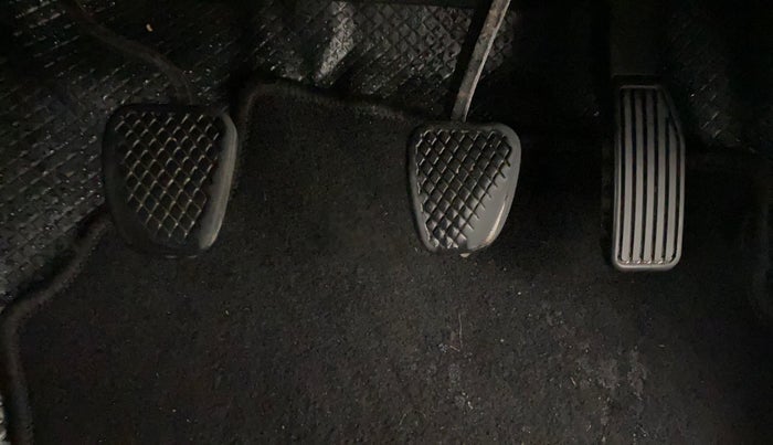 2017 Honda WR-V 1.2L I-VTEC VX MT, Petrol, Manual, 1,35,751 km, Pedals