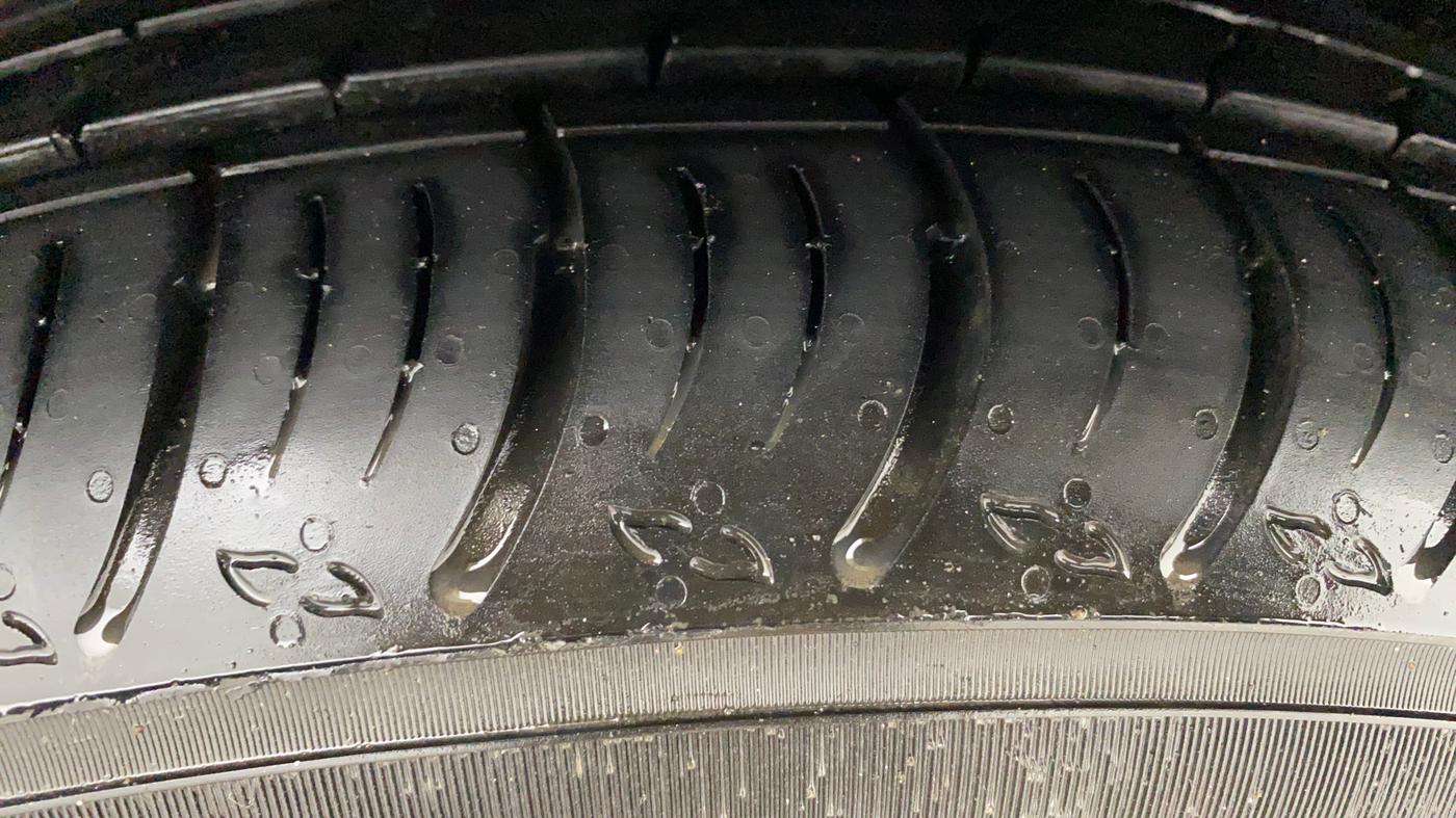 2017 Honda WR-V 1.2L I-VTEC VX MT, Petrol, Manual, 1,35,810 km, Right Front Tyre Tread