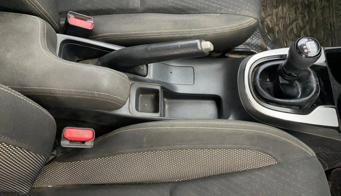 2017 Honda WR-V 1.2L I-VTEC VX MT, Petrol, Manual, 1,35,751 km, Gear Lever