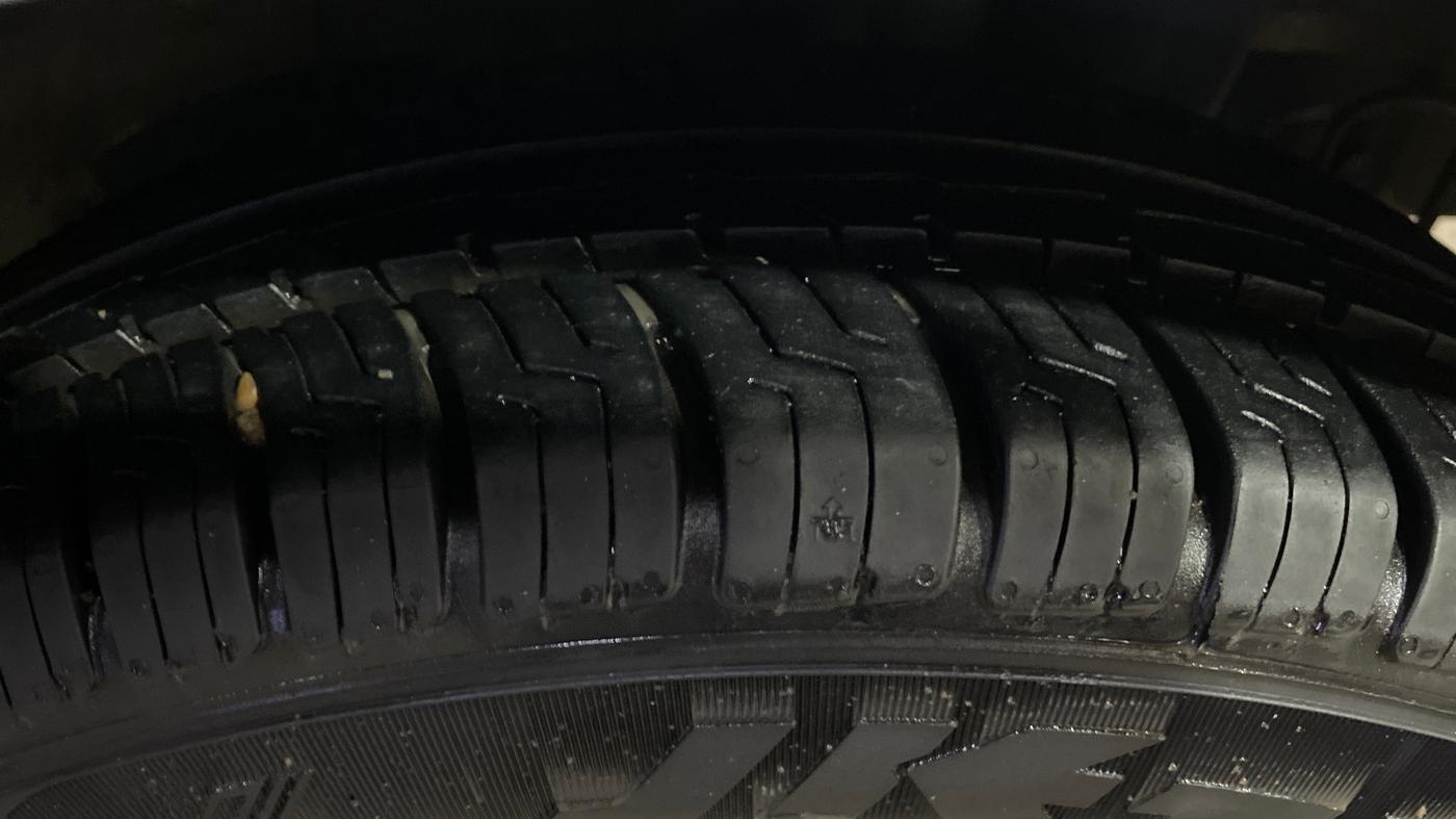 2018 Hyundai Grand i10 SPORTZ (O) AT 1.2 KAPPA VTVT, Petrol, Automatic, 19,832 km, Left Rear Tyre Tread
