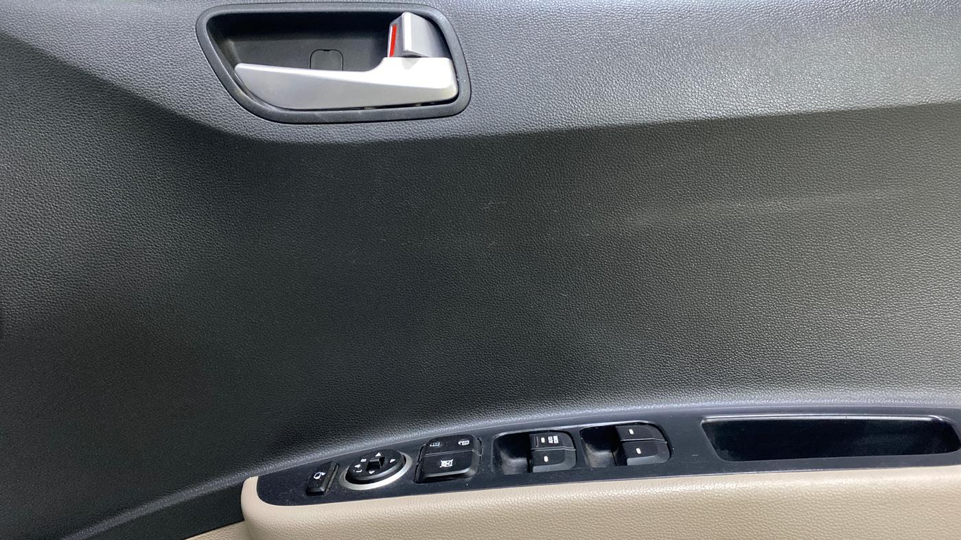 2018 Hyundai Grand i10 SPORTZ (O) AT 1.2 KAPPA VTVT, Petrol, Automatic, 19,832 km, Driver Side Door Panels Control
