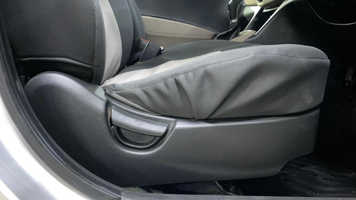 2018 Hyundai Grand i10 SPORTZ (O) AT 1.2 KAPPA VTVT, Petrol, Automatic, 19,832 km, Driver Side Adjustment Panel