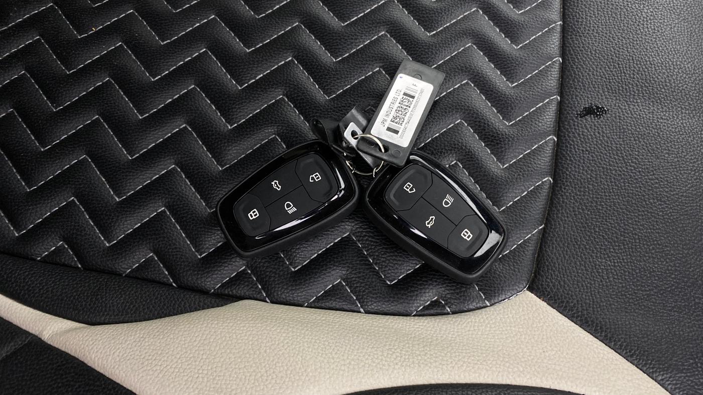 2023 Tata NEXON XZ PLUS PETROL SUNROOF, Petrol, Manual, 15,756 km, Key Close Up