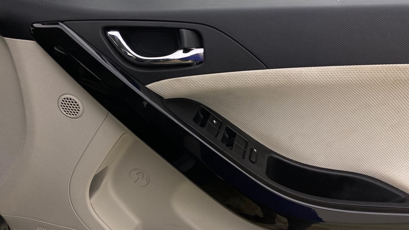 2023 Tata NEXON XZ PLUS PETROL SUNROOF, Petrol, Manual, 15,756 km, Driver Side Door Panels Control