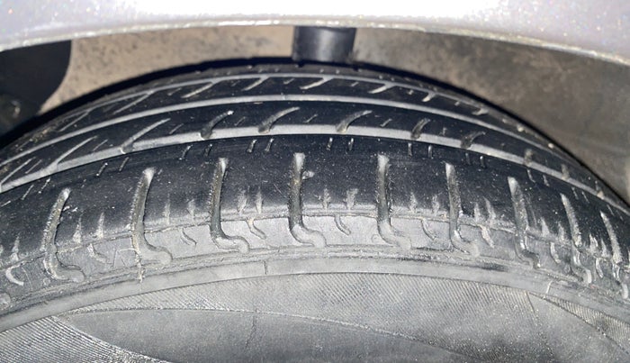 2016 Hyundai Grand i10 SPORTZ 1.2 KAPPA VTVT, Petrol, Manual, 99,288 km, Left Front Tyre Tread