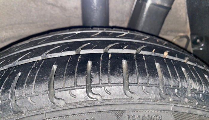 2016 Hyundai Grand i10 SPORTZ 1.2 KAPPA VTVT, Petrol, Manual, 99,288 km, Left Rear Tyre Tread