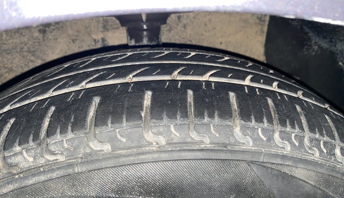 2016 Hyundai Grand i10 SPORTZ 1.2 KAPPA VTVT, Petrol, Manual, 99,288 km, Right Front Tyre Tread