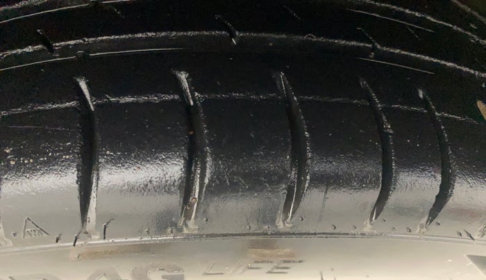 2016 Maruti Wagon R 1.0 VXI AMT, Petrol, Automatic, 51,228 km, Right Front Tyre Tread