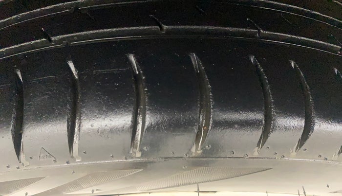 2016 Maruti Wagon R 1.0 VXI AMT, Petrol, Automatic, 51,228 km, Right Rear Tyre Tread