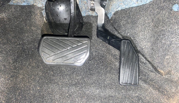 2016 Maruti Wagon R 1.0 VXI AMT, Petrol, Automatic, 51,228 km, Pedals