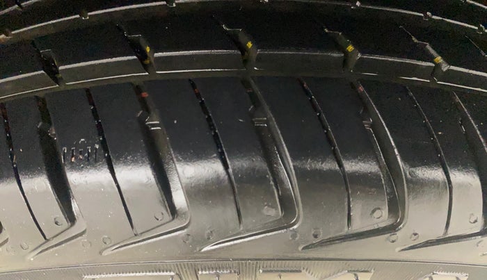 2016 Maruti Wagon R 1.0 VXI AMT, Petrol, Automatic, 51,228 km, Left Rear Tyre Tread