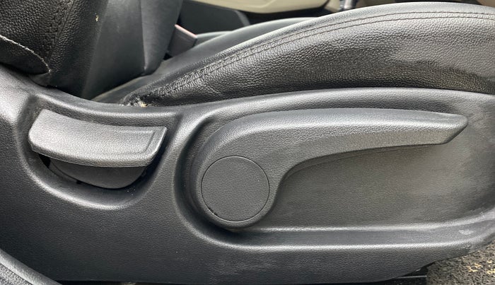 2017 Hyundai Verna 1.6 EX VTVT AT, Petrol, Automatic, 46,701 km, Driver Side Adjustment Panel