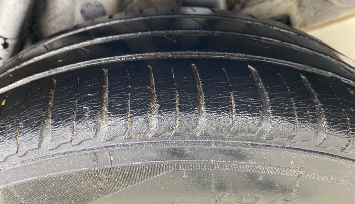 2017 Hyundai Verna 1.6 EX VTVT AT, Petrol, Automatic, 46,701 km, Left Rear Tyre Tread