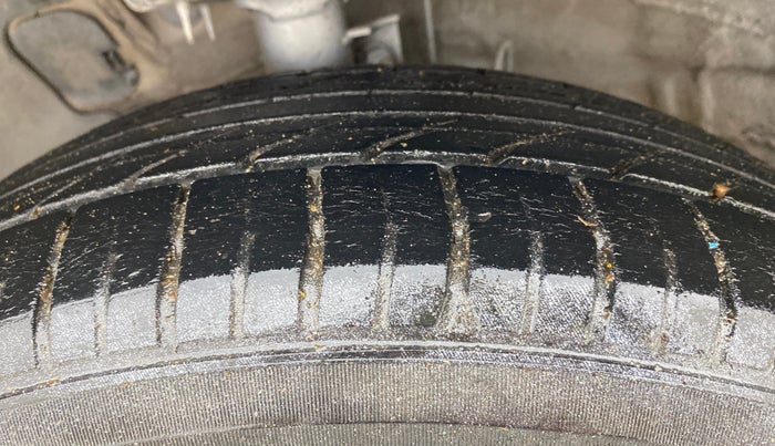 2017 Hyundai Verna 1.6 EX VTVT AT, Petrol, Automatic, 46,701 km, Left Front Tyre Tread