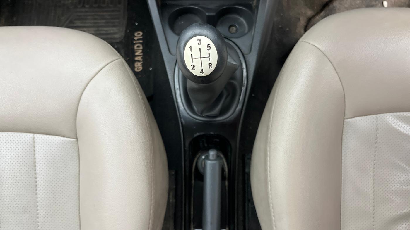 2014 Renault Duster 85 PS RXL DIESEL, Diesel, Manual, 77,143 km, Gear Lever