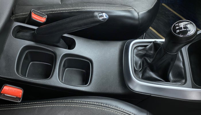 2020 Maruti S Cross ALPHA 1.5 SMART HYBRID, Petrol, Manual, 23,634 km, Gear Lever
